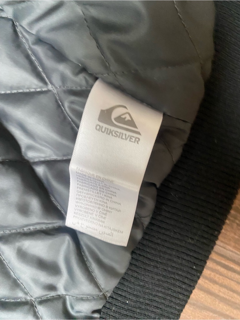 Quiksilver Black Hood Heavy Jacket - Picture 5 of 9